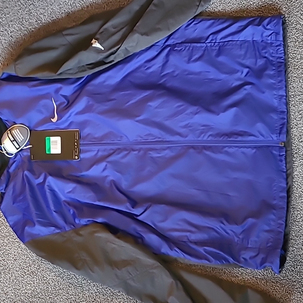New Nike Golf Jacket.   Size XL